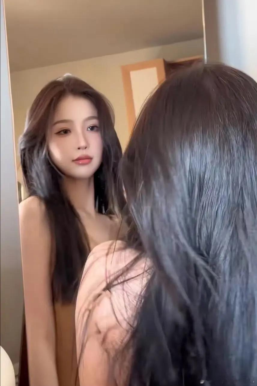 差一点看成孙怡。。。