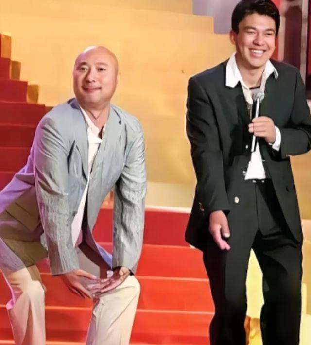 1988年，朱时茂为了方便工作，准备花10万元买一台夏利。因为还差不少钱，他找到