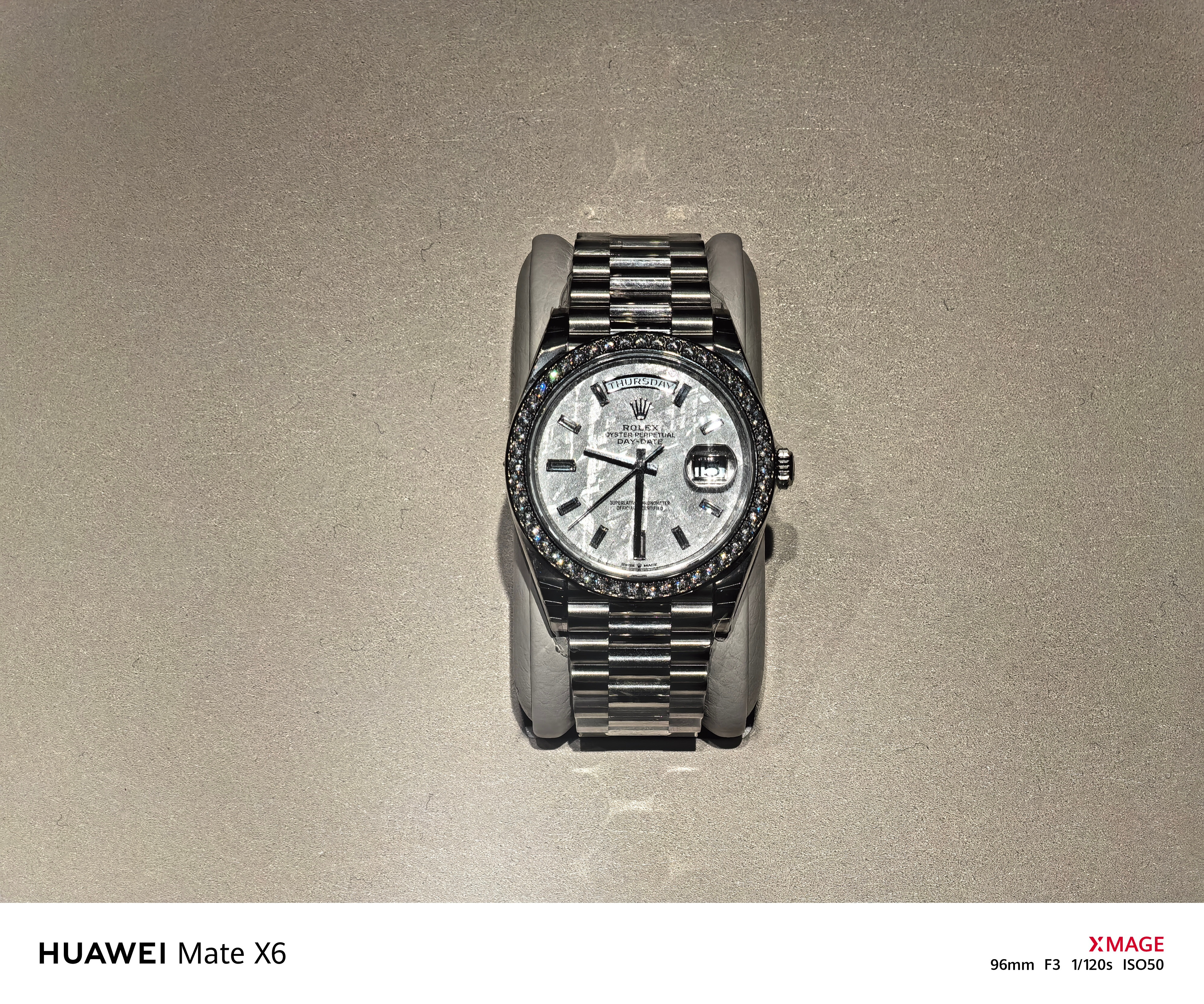 原来金色才是隐藏大佬今天在劳力士店里看到的一眼就看中了，表盘的蚀金工艺神了简直贵