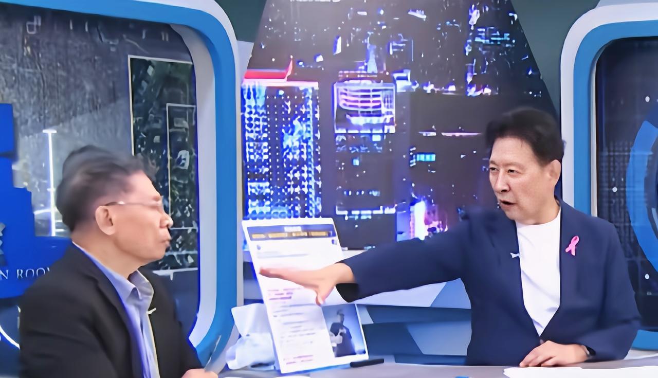 沈富雄和赵少康吵起来了，赵少康气到拍桌子。赵少康首次公开他和韩国瑜、郝龙斌、赖