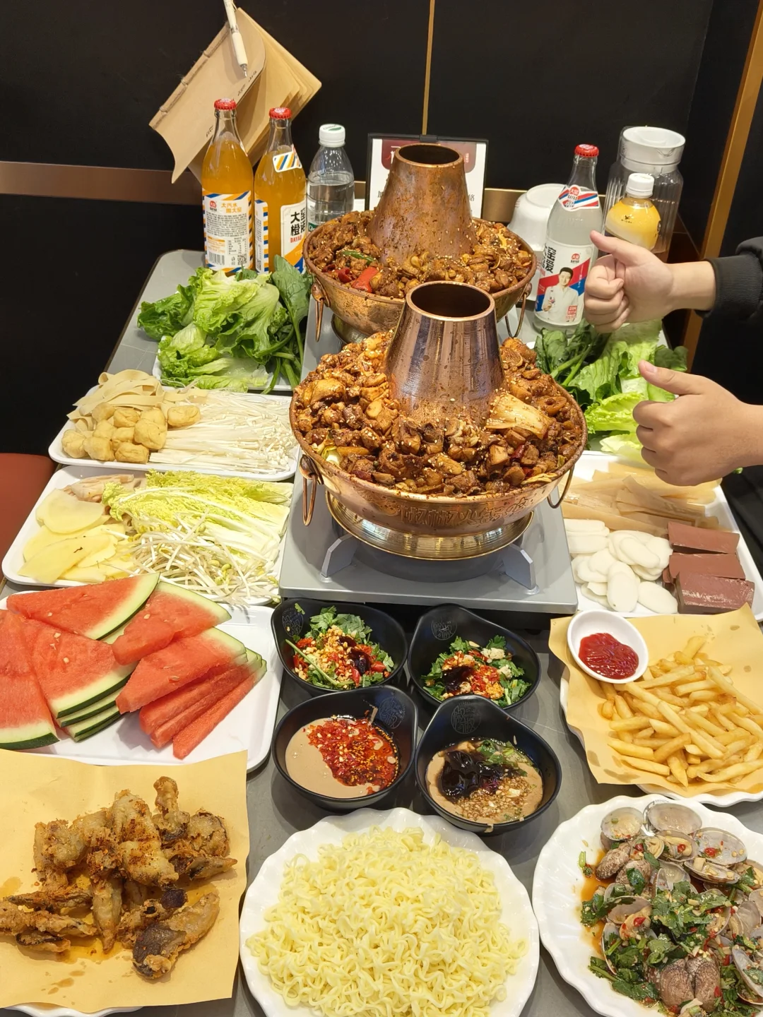 连炫三碗饭！这铜炉火锅鸡真的太下饭了❗