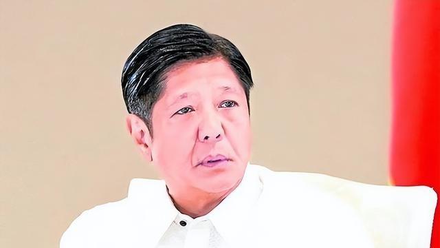 准备弃船?菲外长通告中国,仁爱礁涌起黑烟,人民日报送出3句话