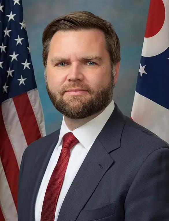 面对前几天拜登对特朗普的批评，万斯出手了，他说“我幸亏成了特朗普总统的副手，如果