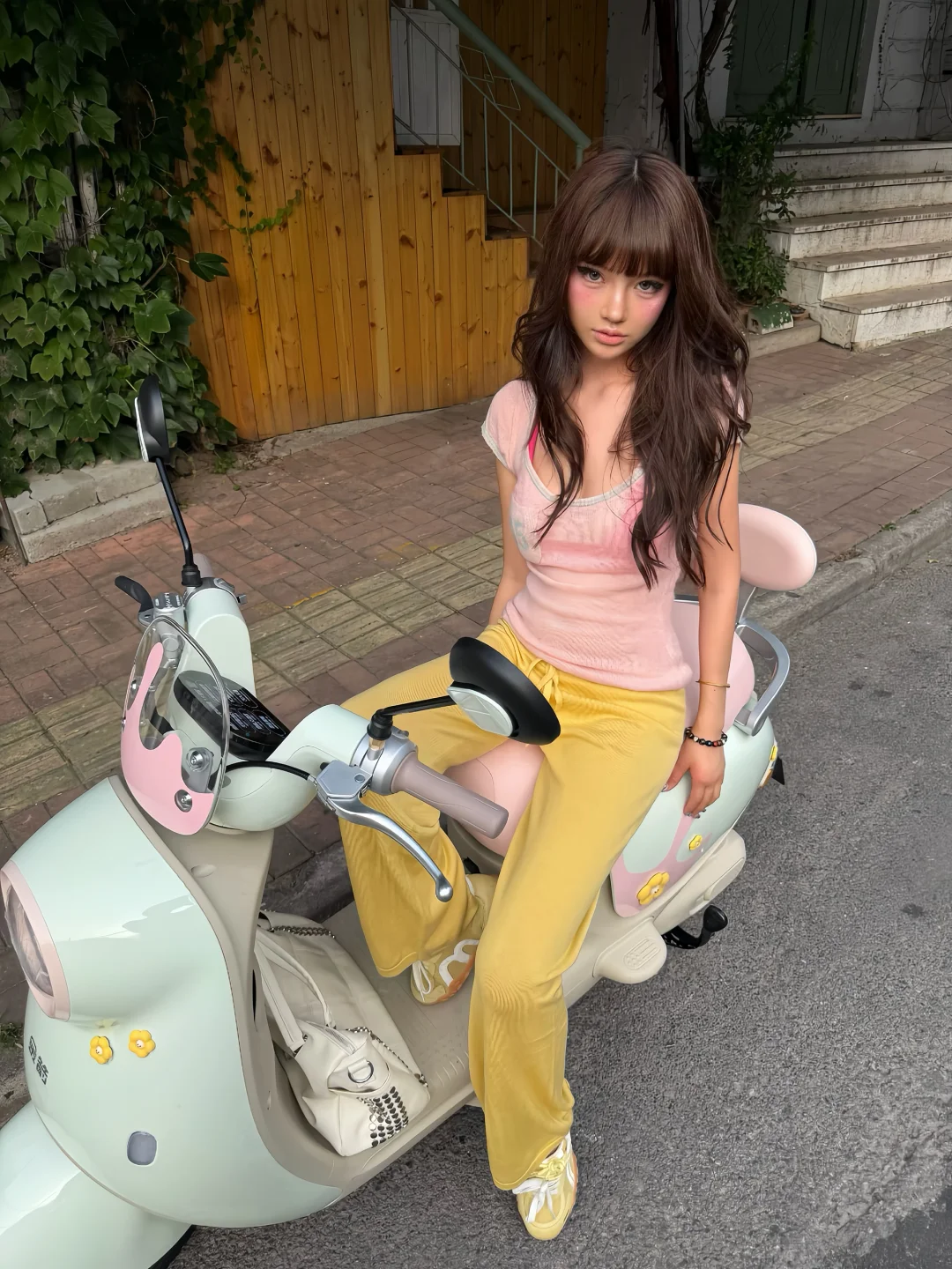 hi 美丽的女孩 要不要和我一起兜风呀🛵