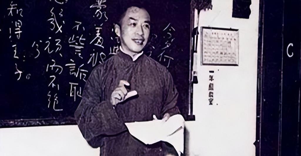 抗战胜利后，钱穆提醒蒋介石，中华民国的首都不能再设在南京了，应该在北京和西安之间