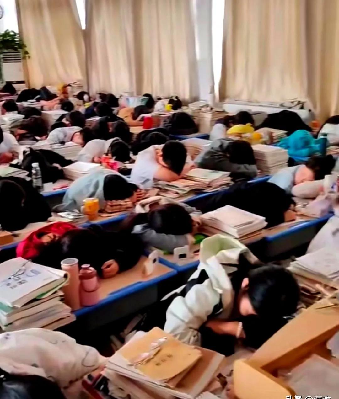 高三教室空了一半：桌子还在，人没了听侄女说起班里的事，我心里咯噔一下。