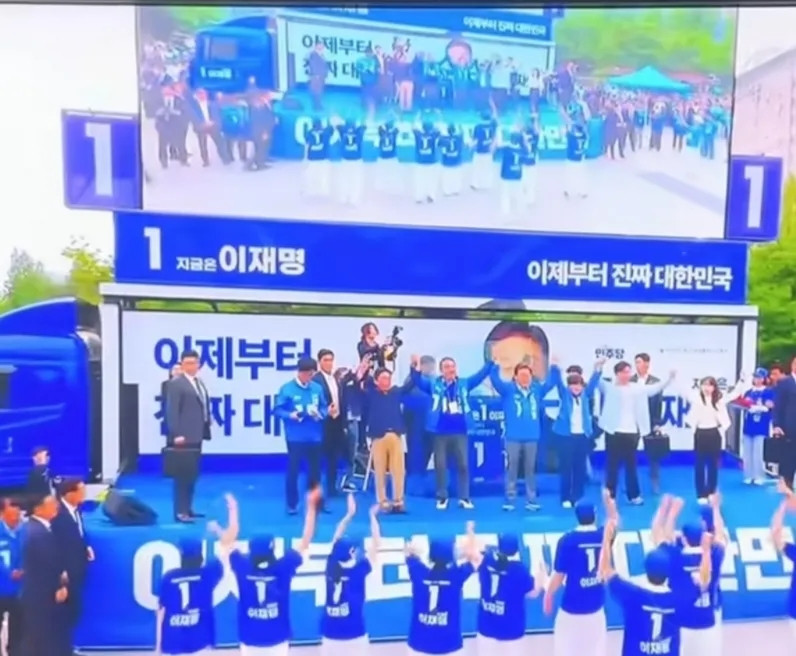 李在明差点就被袭击了。5月20日，韩国逮捕了一名30岁的韩国男子，他行为异常，