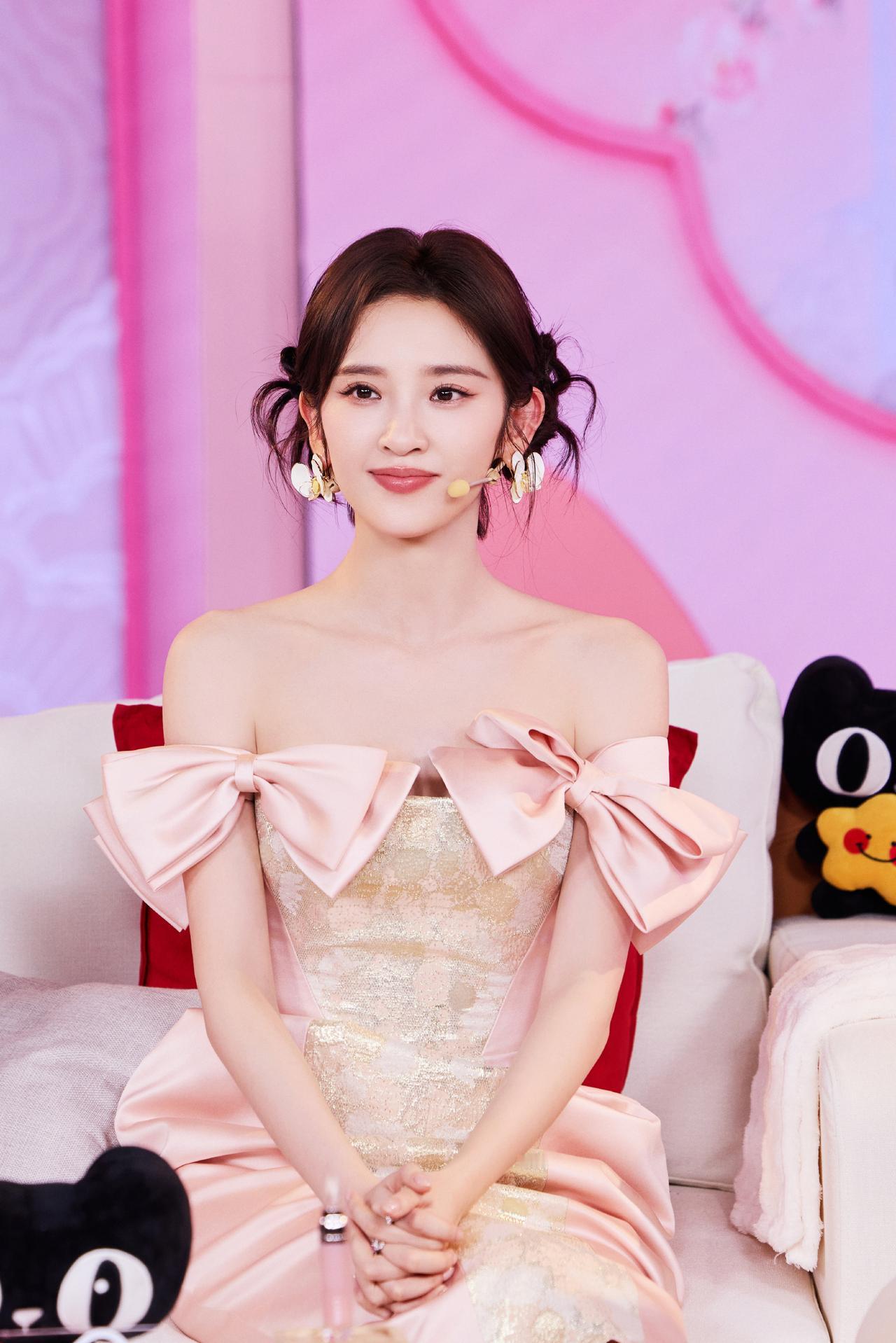 唐艺昕共享美人靓照