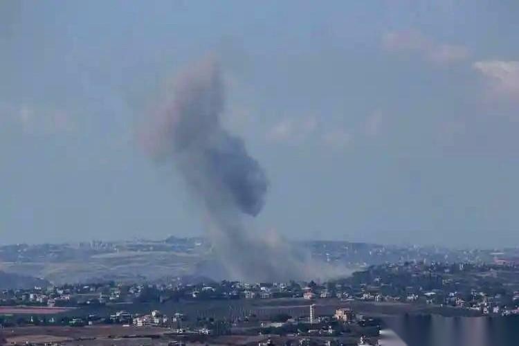 我跟你说，这事儿比电影剧本还离谱。以色列的F-15，挂着美国最新款的“小直径炸