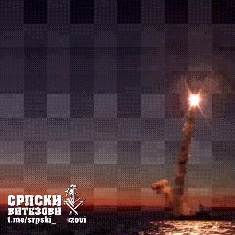 莫斯科也不安全了，乌克兰数百架无人机突击，俄首都空中交通陷入瘫痪，370架飞机受