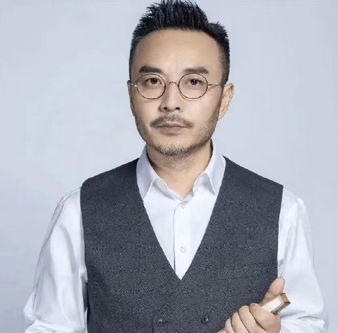 汪涵，凌晨一点半发文道歉！5月20号凌晨一点半，电影《监狱来的妈妈》出品人汪涵