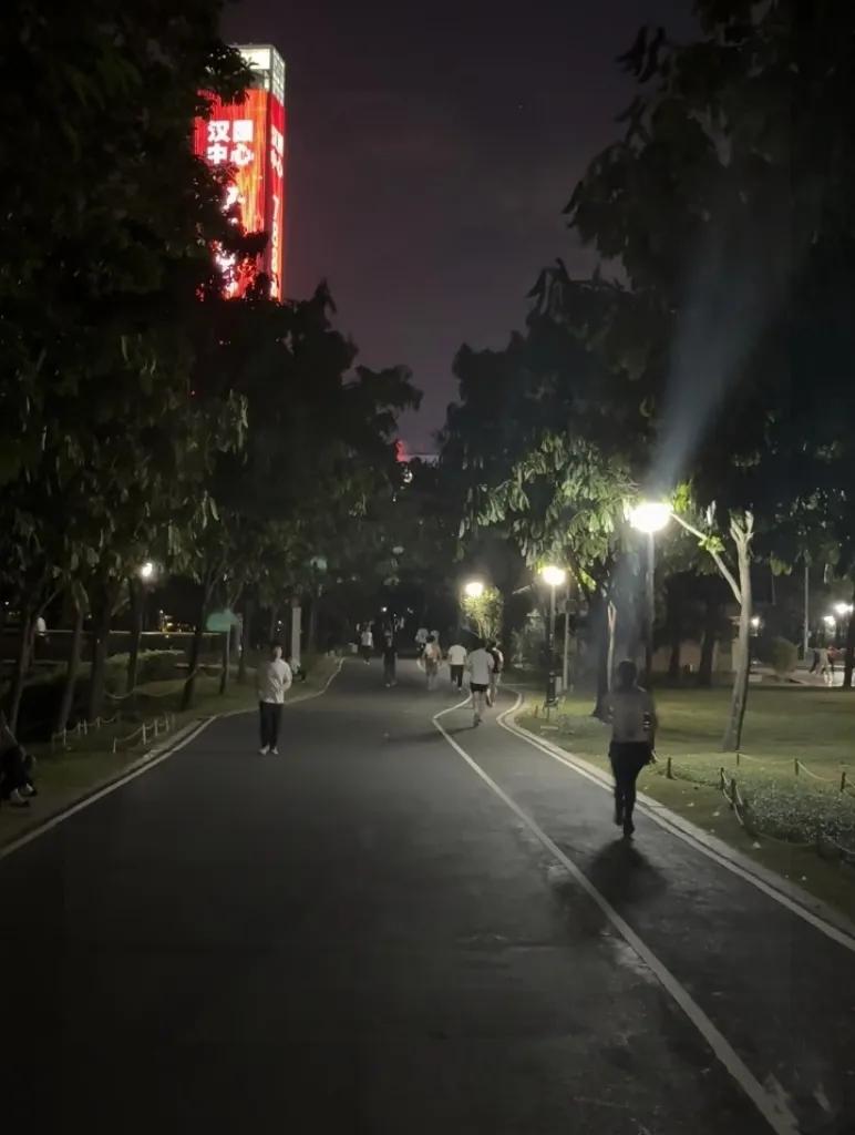 家人们，都做好心理准备吧，2天以后，也就是7月15日就正式入伏了，而且今年