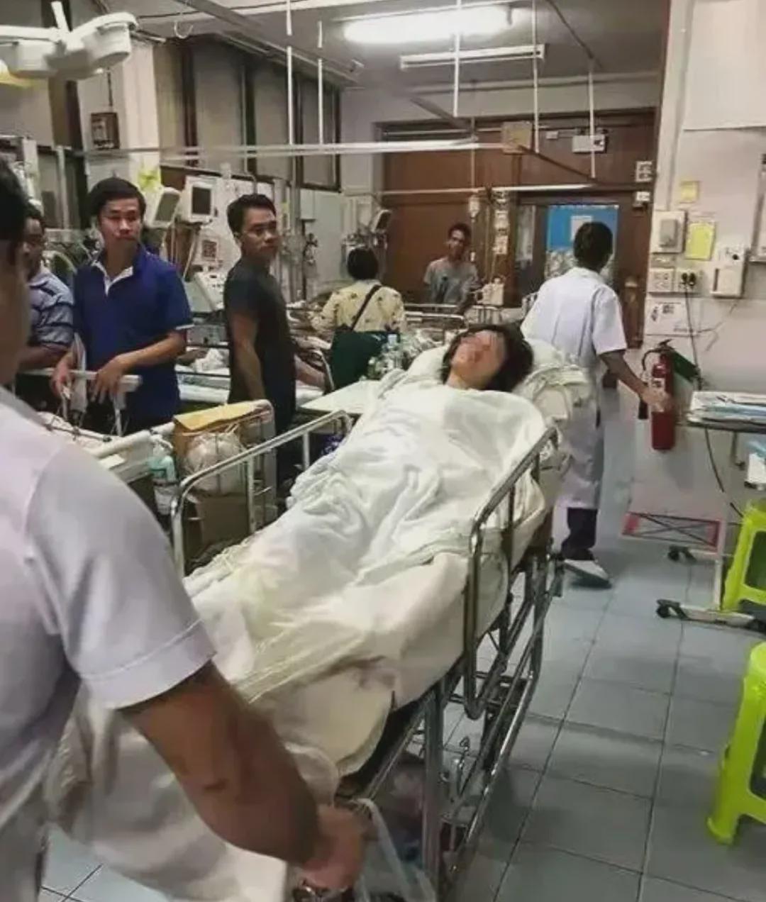 500万赌债、17处骨折却等了6年才等来一场离婚庭审！就在今天，电影《消失的她