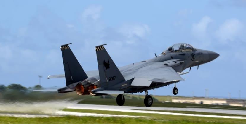 美军关岛基地突然闭门谢客，拒绝新加坡F-15继续训练，只因要全力对付东大？近日