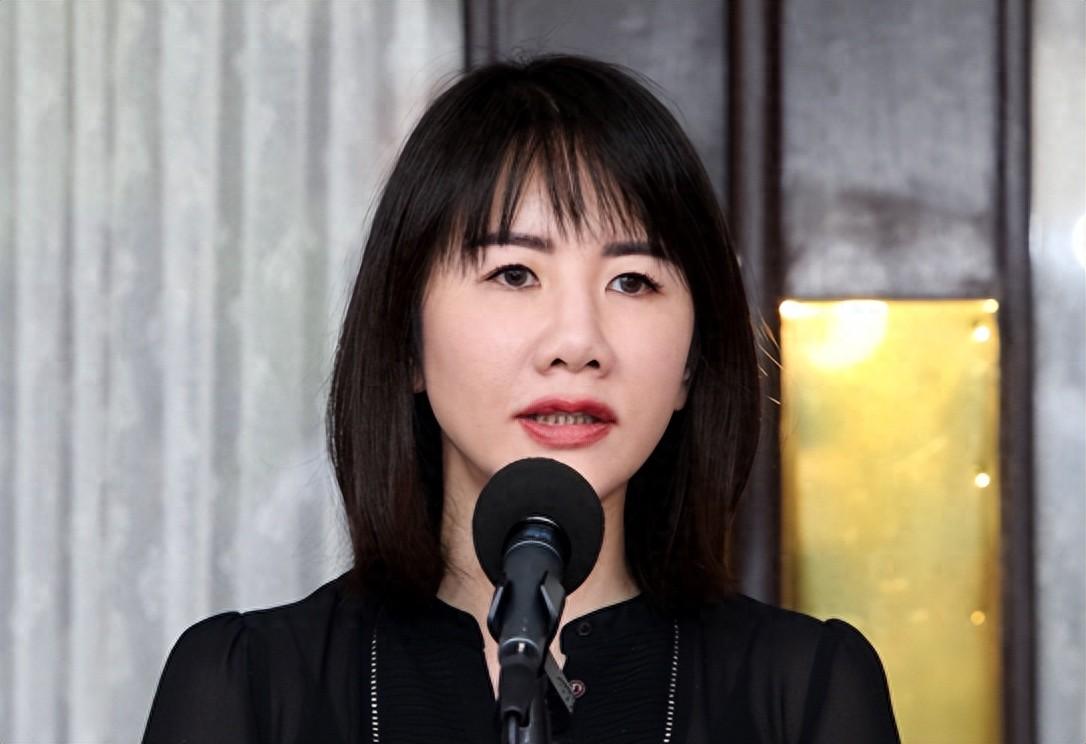 就在今天，谢典霖一家三口被民进党声押，姐姐谢衣凤4字回应！ 国民党籍彰化县议