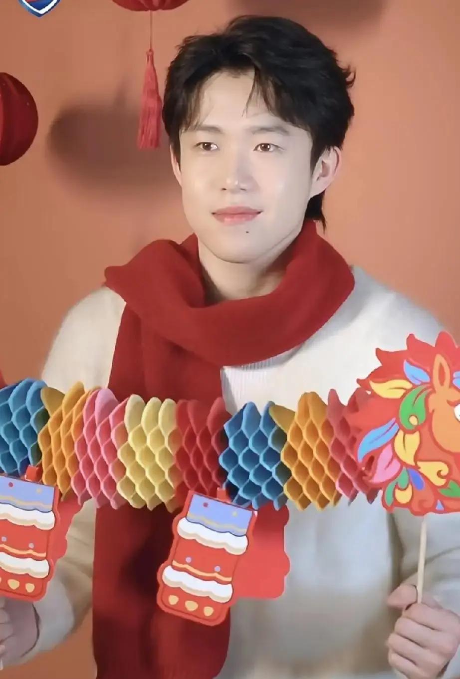 王曼昱刚拿下世界杯女单冠军，品牌动作比颁奖还快。48小时不到，两家赞助商先后