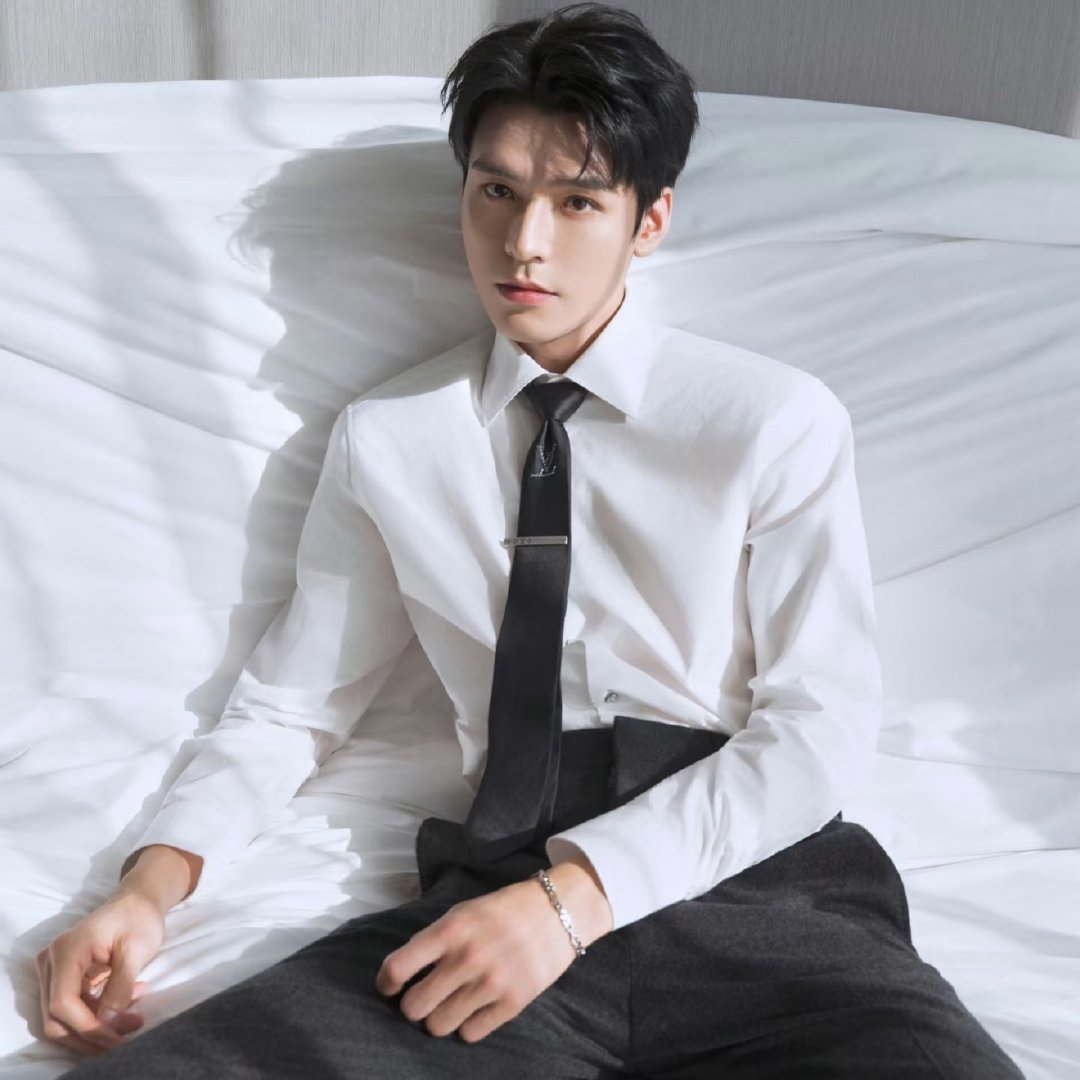 龚俊只是秉公执法不是暗恋你哈哈哈哈当法官笑着对你的时候你就要小心了！龚俊不管你