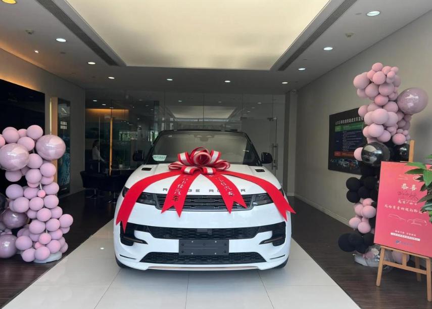 听我一句劝，能全款就别分期，那所谓的“长贷短还”都是给你挖好的坑。我哥们前几天