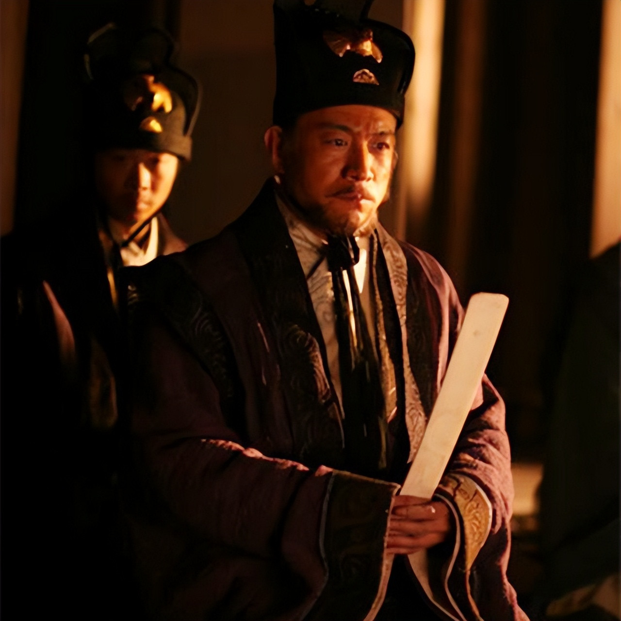 649年，名将李勣带家人打猎，派13岁的孙子李敬业，去树林把野兽赶出来，孙子进林