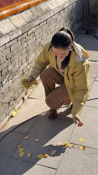 刘浩存像考上村官的大学生谁来懂我一下，刘浩存好像考上村官的大学生！