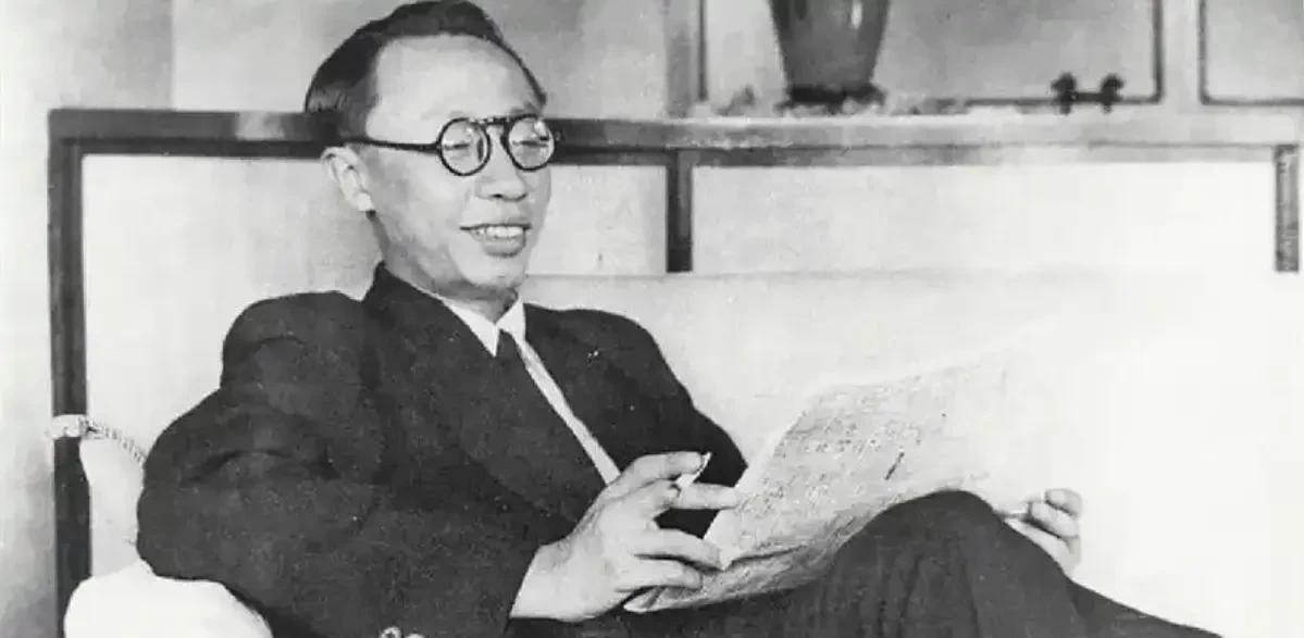 溥仪在伪满洲国的权力实际上是很大的，日本人除了没给他军事上的权力，其他方面其实就