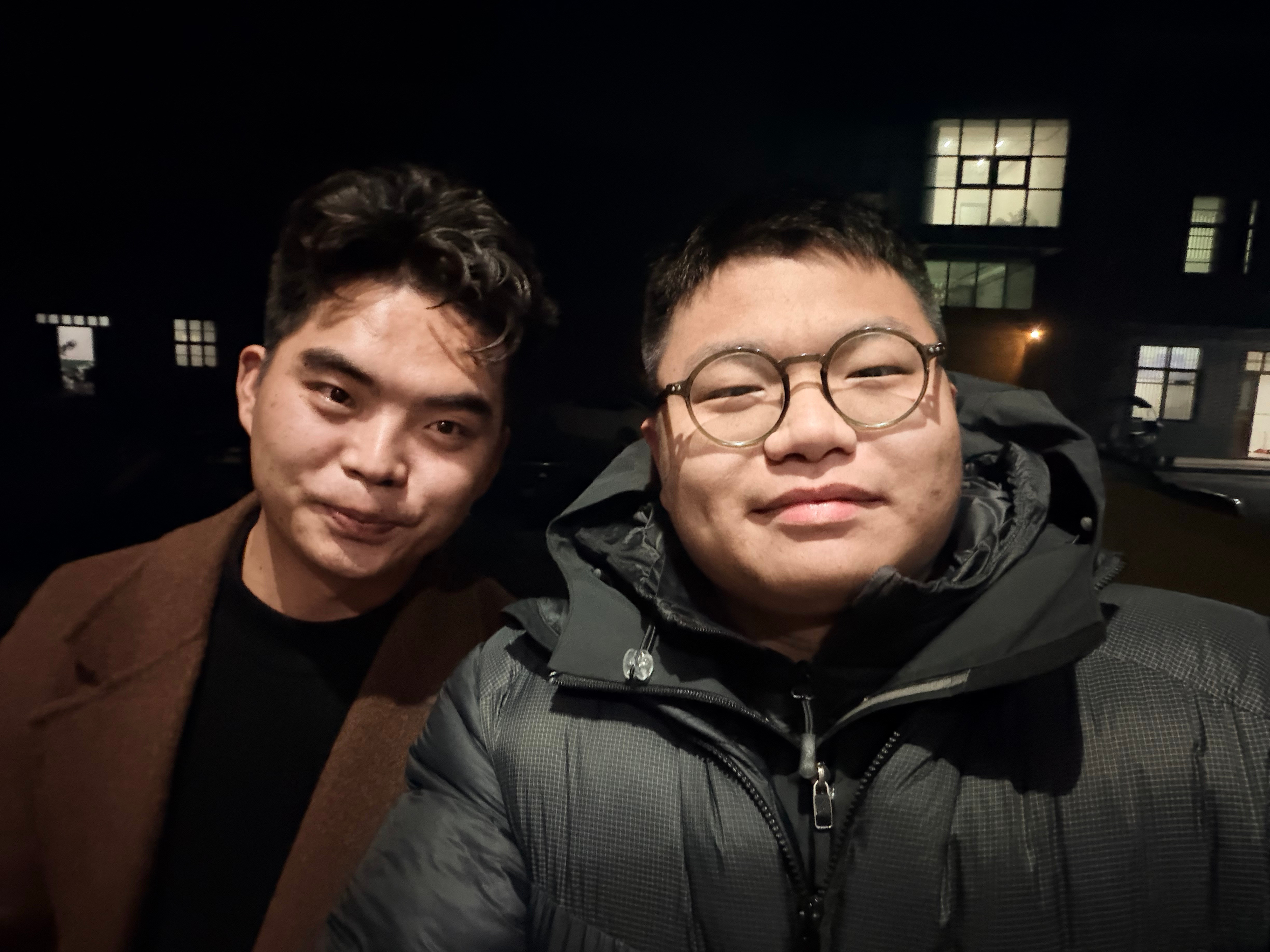 给大家一点减肥的动力图一是2月份过年那会图二是现在减肥