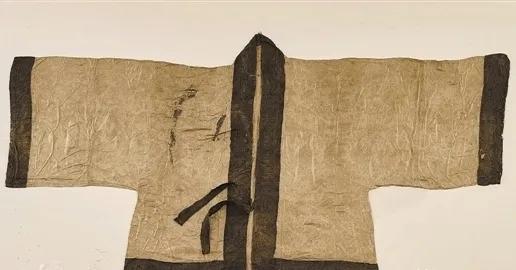 千年古棺惊现，专家电钻破棺！2016年5月，浙江台州杨家村，老杨家翻建房