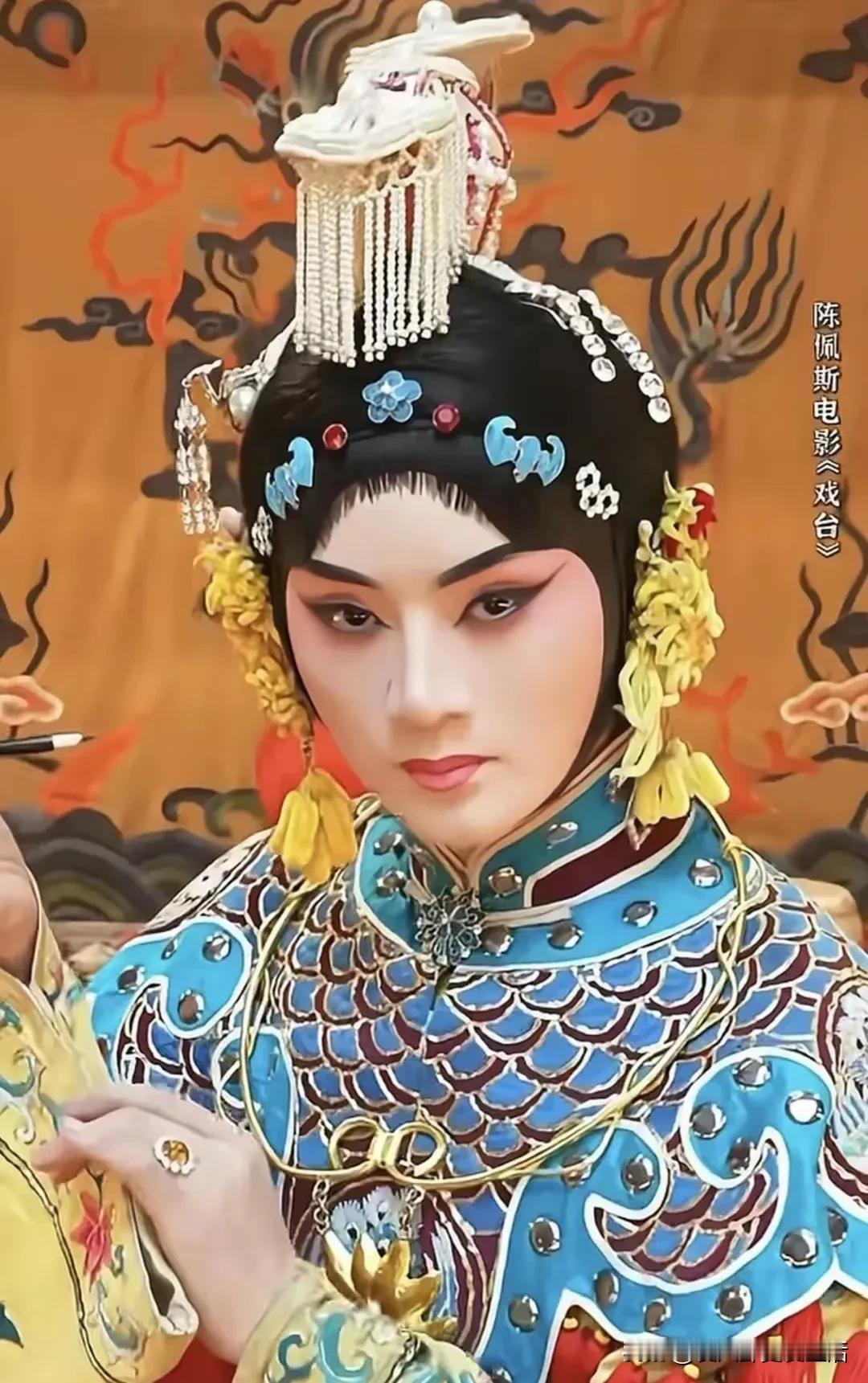 是金子总会发光的。余少群，因为在《戏台》当中的出色表现，收到了广大网友的一致赞