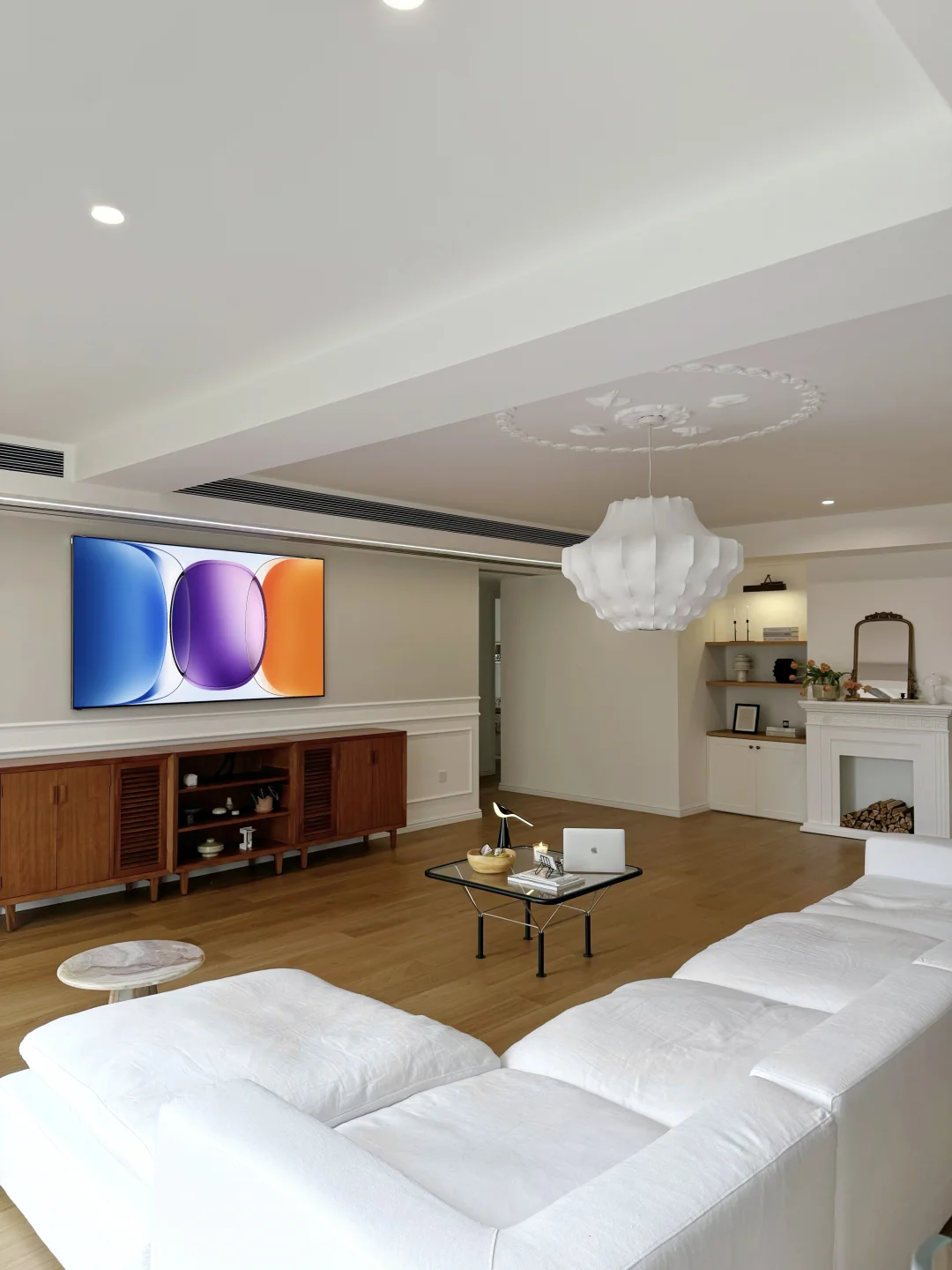 200㎡法式跃层，松弛感从背景墙留白开始