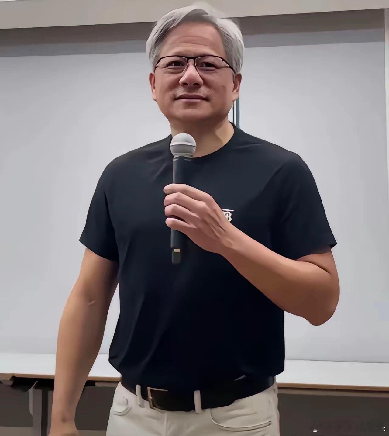 难怪有人常说，华人要是和白人结婚，到了第三代基本就看不见华人的样子了。英伟达的老