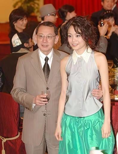 容祖儿注定不能结婚，她和杨受成的关系太好了，虽然是义父义女，但是二人出双入对，谁