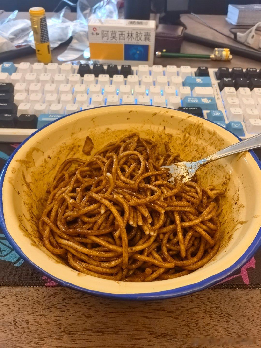 网上买的热干面味道还挺正宗，就是干了点