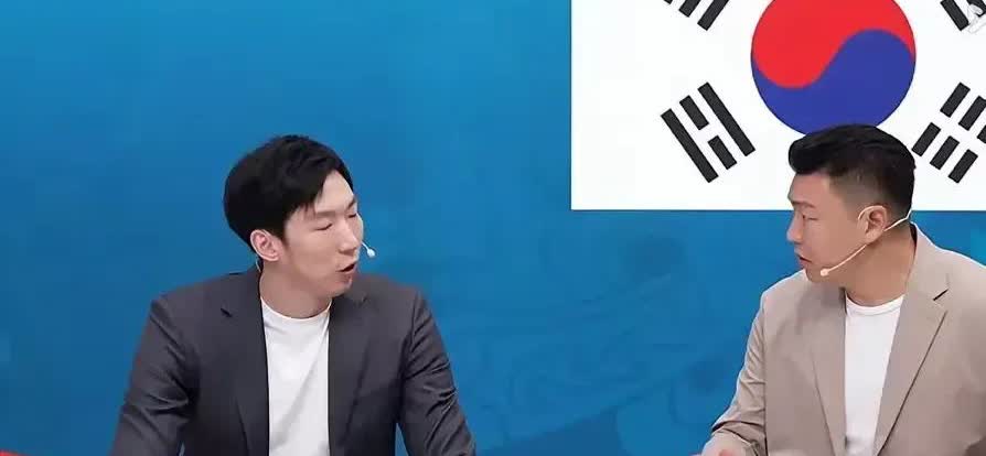 中国男篮输球，但解说席上赢了。周琦说要拼，要不怕压力。话没错，但听着像球员视