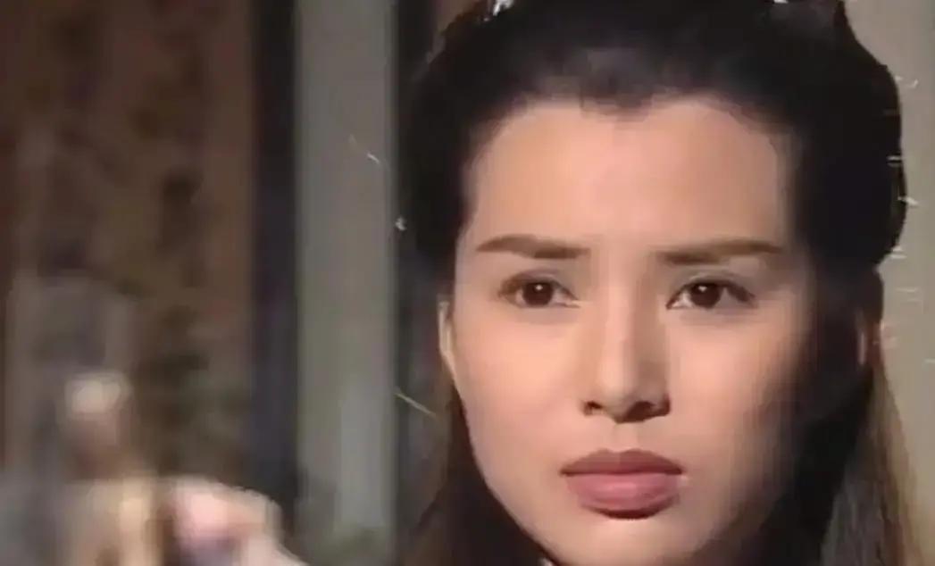 我盯着那八个字看了半天，全身的血好像一下子冻住了。她竟没哭没闹。尹志平得手后