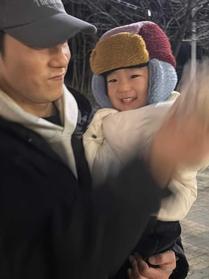 单身可以生孩子吗?35岁，单身GAY，有个快两岁的儿子单身可以生孩子吗？