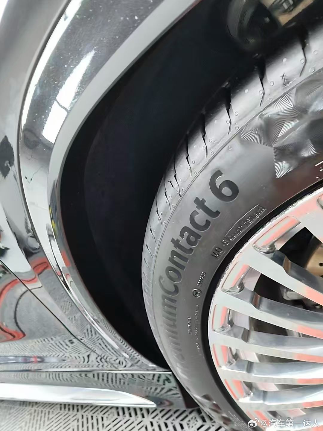 这台迈巴赫GLS480，将豪华与舒适做到极致，后排宛如移动会客厅，静谧又尊崇。，