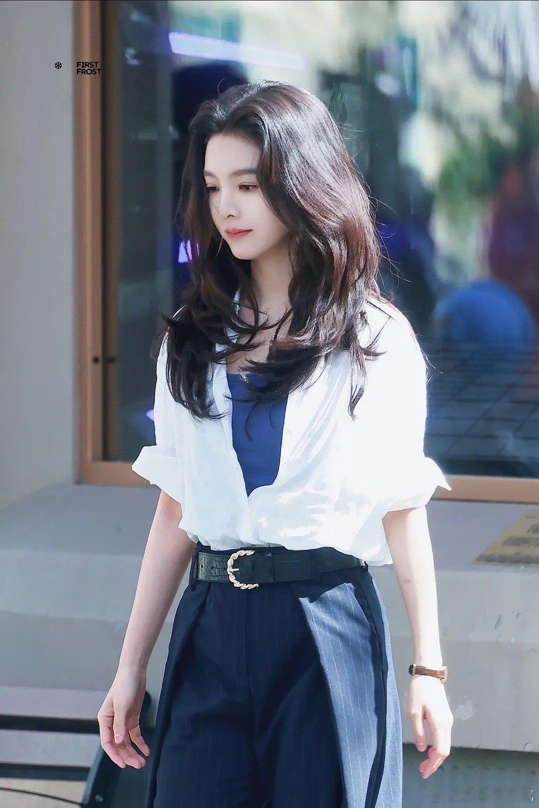 章若楠是不是遇到合适的人生妆造了？《想把你和时间藏起来》的妆造感觉每一套都好适配