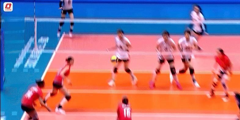 二传真的是越老越妖啊！光速二传刁琳宇单场8分，3扣3中1拦4发。尤其是那个二