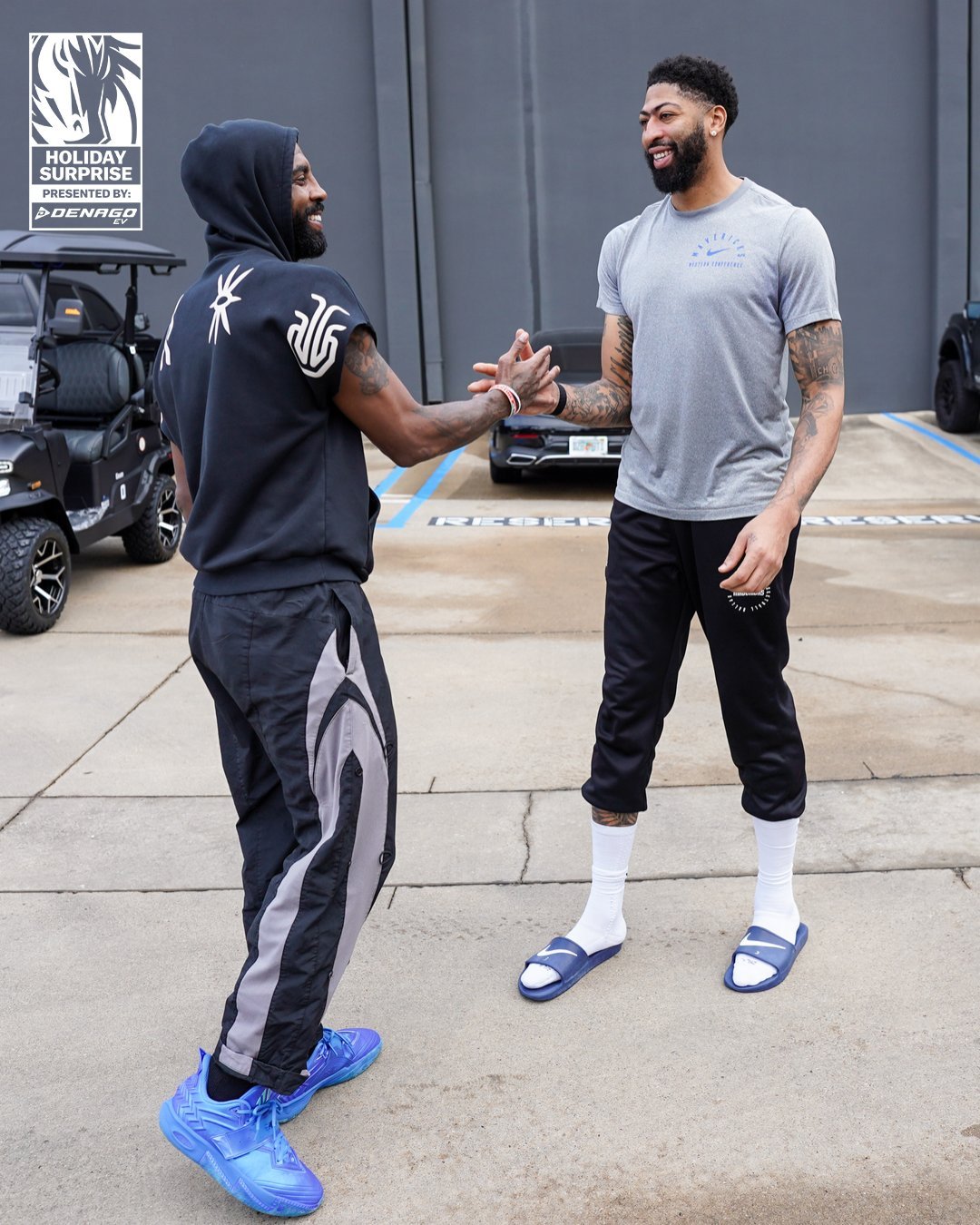 欧文送队友高尔夫球车欧文为队友们送上了高尔夫球车达拉斯独行侠