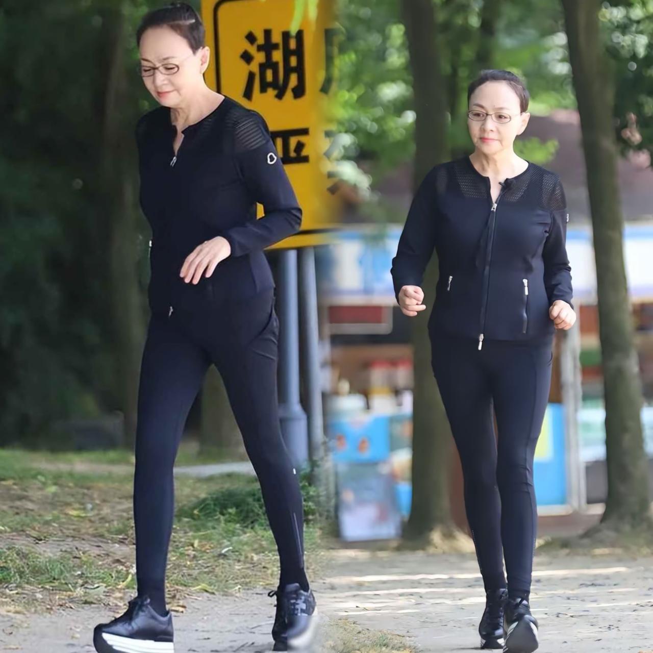 我朋友是健身教练，她跟我说了句大实话，像宋丹丹这样，65岁，你看她身材保持这么好