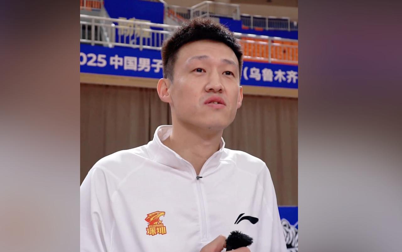 陈海涛补偿周鹏！这句话看着很热闹，里面却塞了三层意思：周鹏已经回广东，合同接