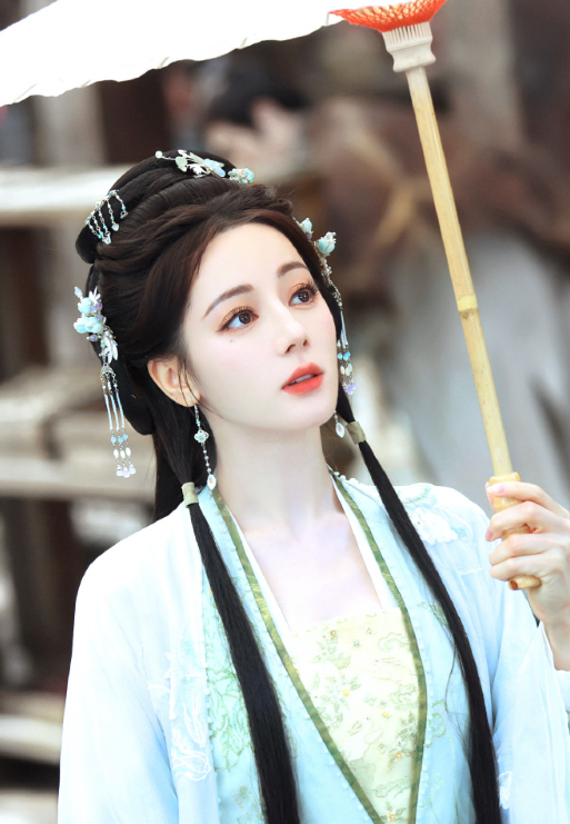 更是那橙黄的日落，温柔而又热烈