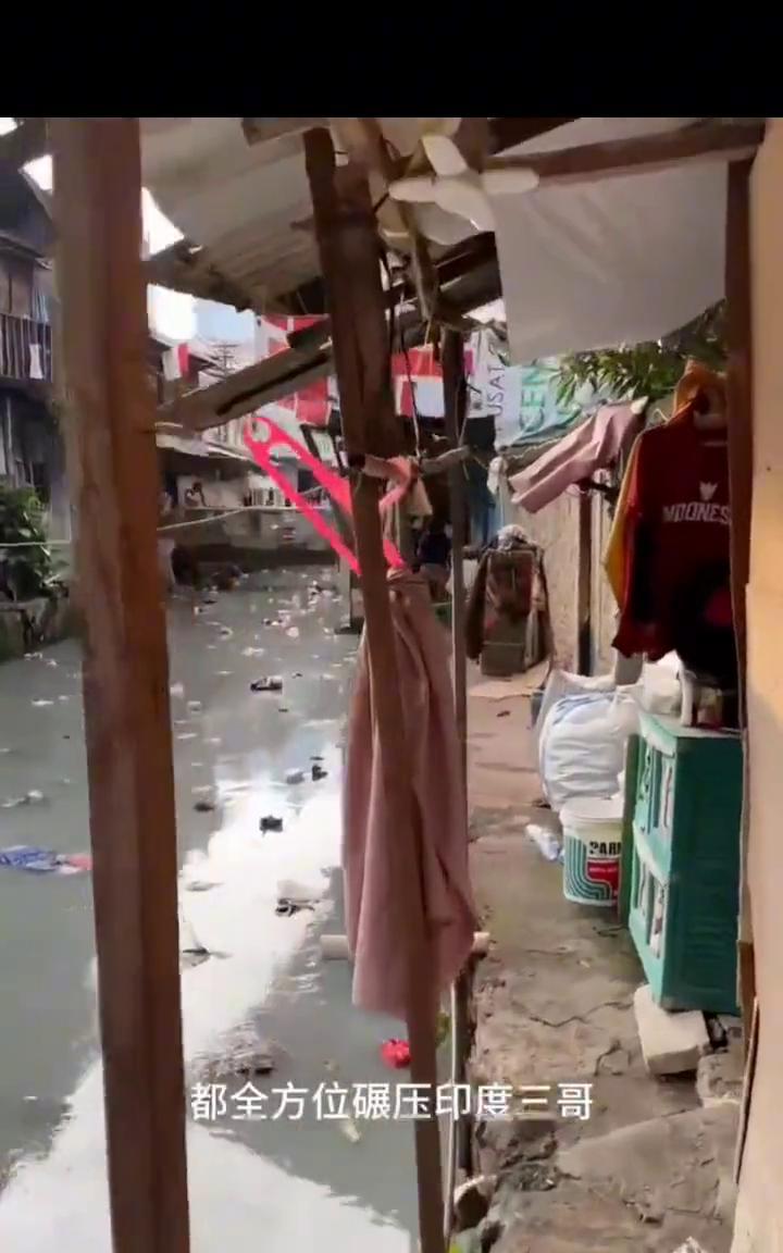 这是世界上最脏乱差的国家，如果人间有地狱，孟加拉称第二，没人敢称第一。你很难想象