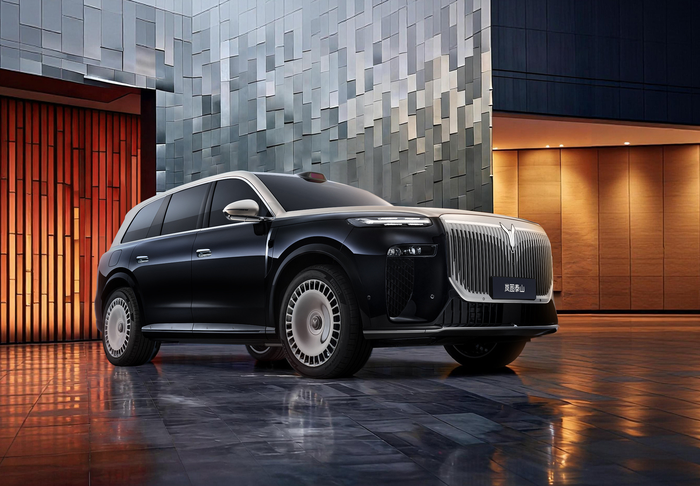 岚图汽车的大型SUV内饰曝光，从两张图可以看到以下信息：1、内部横向空间较大2、