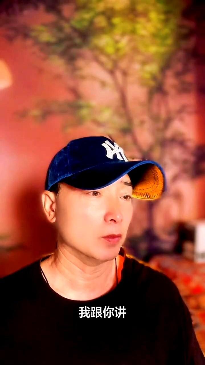 我们都看错刀郎了。本以为他隐退是装清高，没想到人家转身就当上了人大代表，在成
