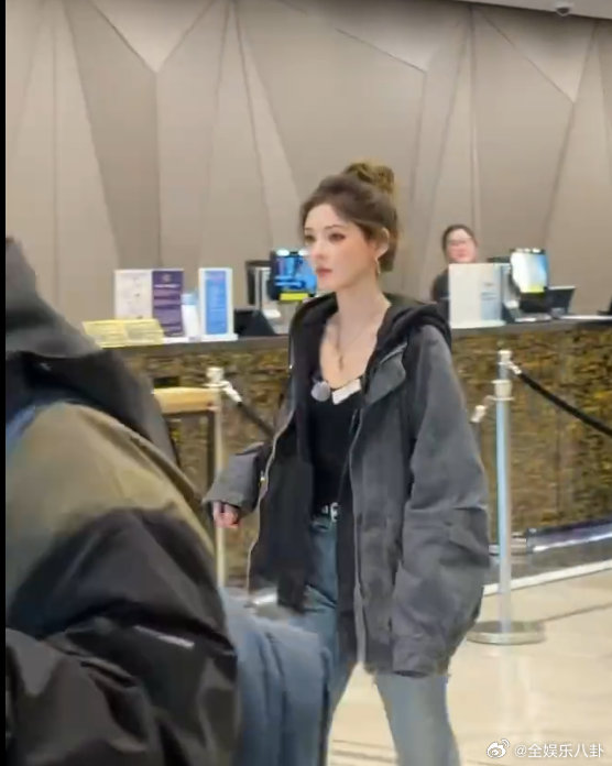 合伙人原班人马上班路透一家人就要整整齐齐，尚雯婕、张予曦、李佳琦、毕雯珺、赵昭仪