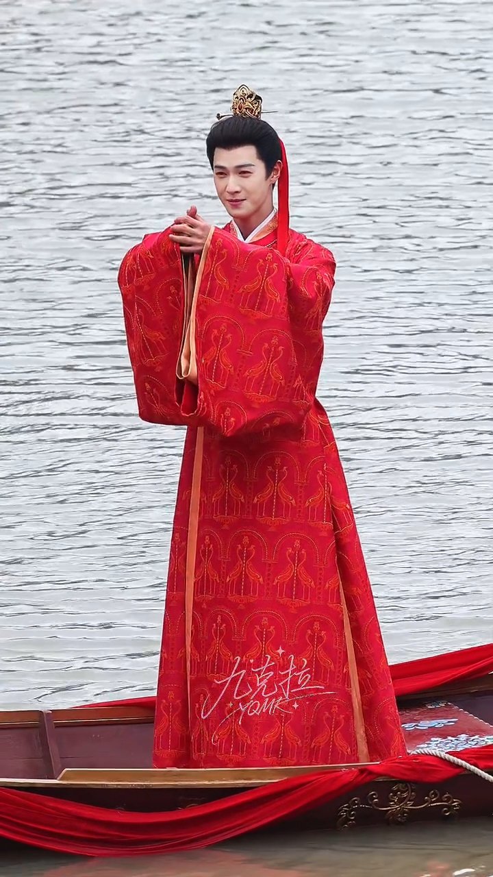 孟子义李昀锐尚公主大婚尚公主大婚名场面上线，言尚摇摇终成眷属，昀牵孟绕这波二婚