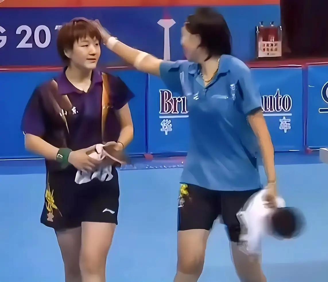 时光流转梦未改！时光似有轮回，陈梦从“梦团子”成长为“梦姐”。2013年，19岁