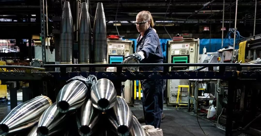 谁能想到，不可一世的五角大楼，如今竟然被一份涨价通知单逼到了墙角。前脚美军刚