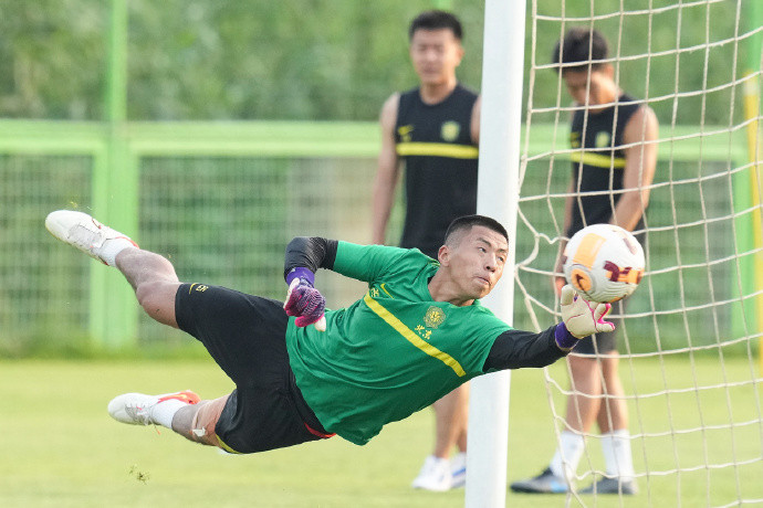 28岁中超主力门将退役我还期待峰回路转，因为上赛季面对国安的比赛，也就是11月底